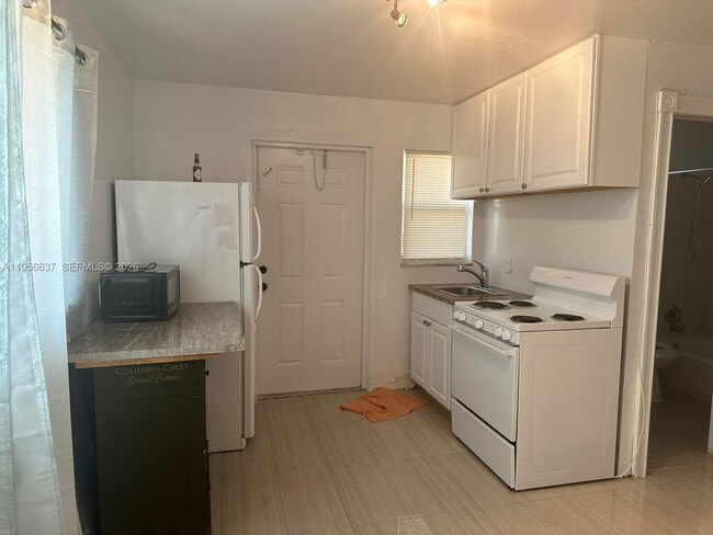 Photo - 226 SW 11th St Unit 1