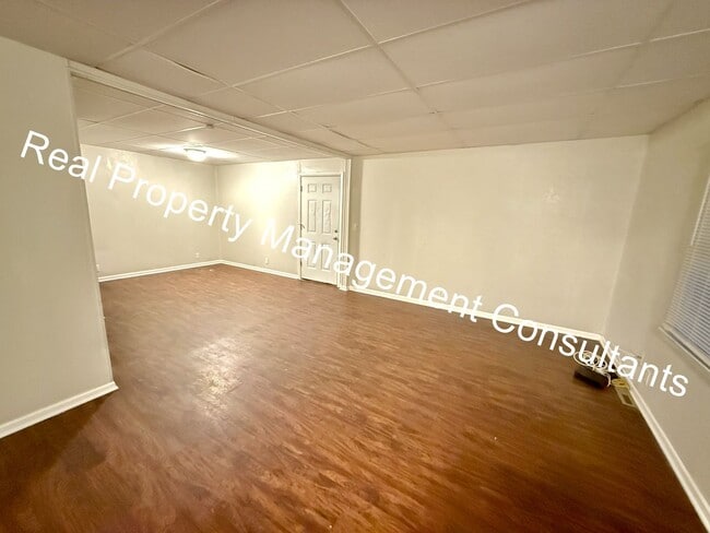 Photo - 3 Bed 2 Bath Duplex Now Available!