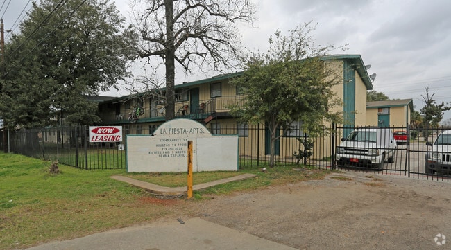 Photo - La Fiesta Apartments
