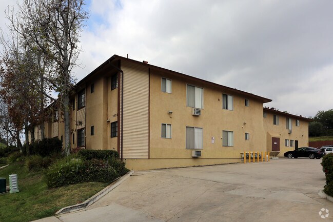 Photo - Helix Tennis Apartments