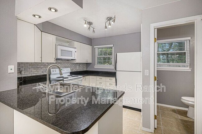 8018 S Columbine Ct