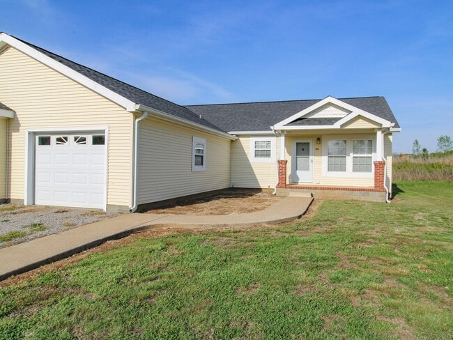 Building Photo - Beautiful 3 Bedroom Duplex in Convenient Pulaski Location