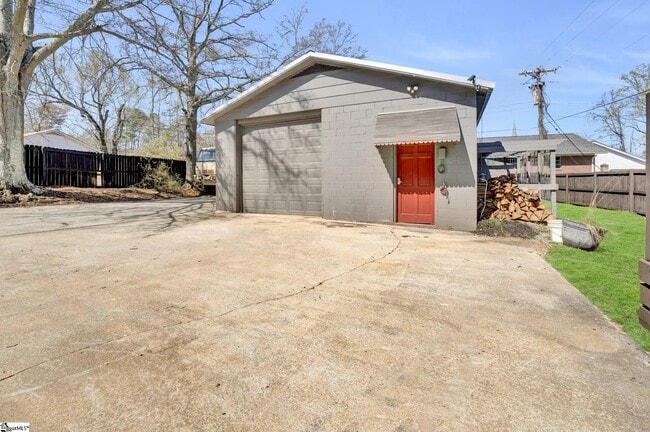 Photo - 237 Old Grove Rd
