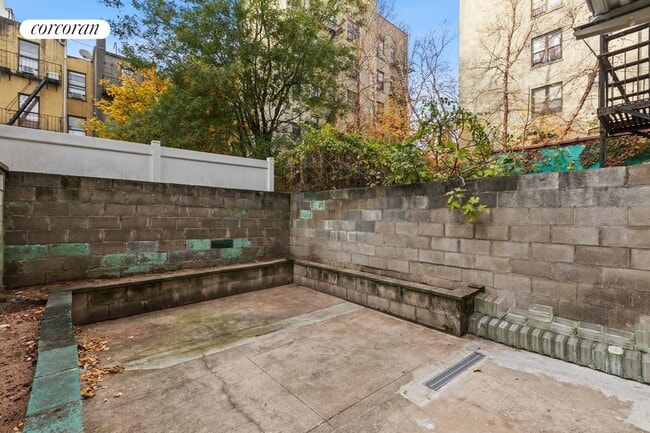 Photo - 446 E 118th St