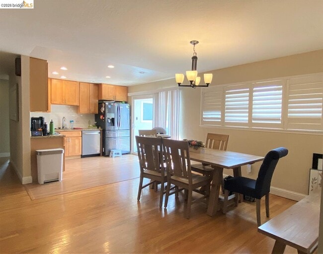 Photo - 235 Donegal Way