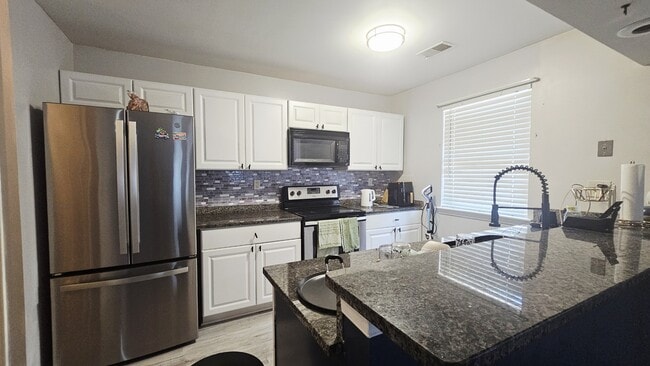 Photo - 812 Zircon Ct