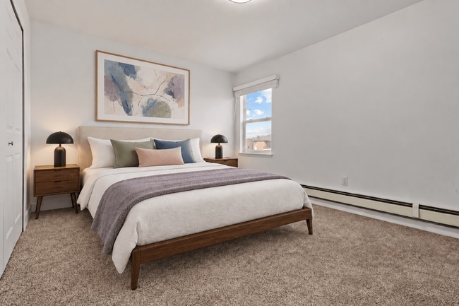 Macomb Manor - Roseville, MI