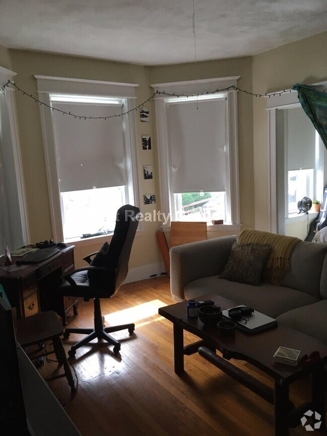 Building Photo - Woodstock Avenue Brighton Boston Unit 5 Rental