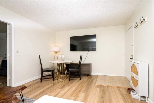 Photo - 127 Lablanc Way NW