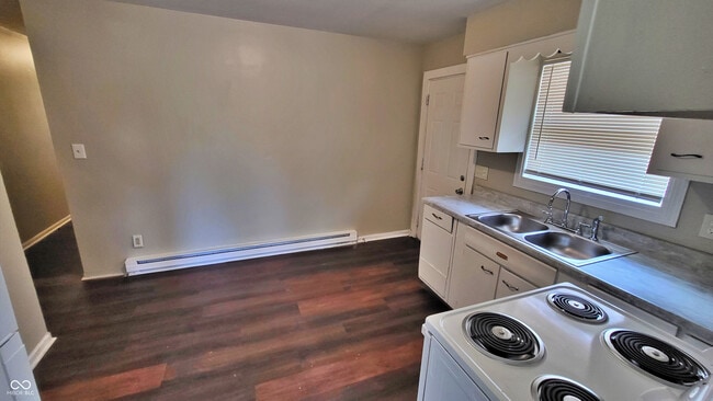 Photo - 617 N Oxford St