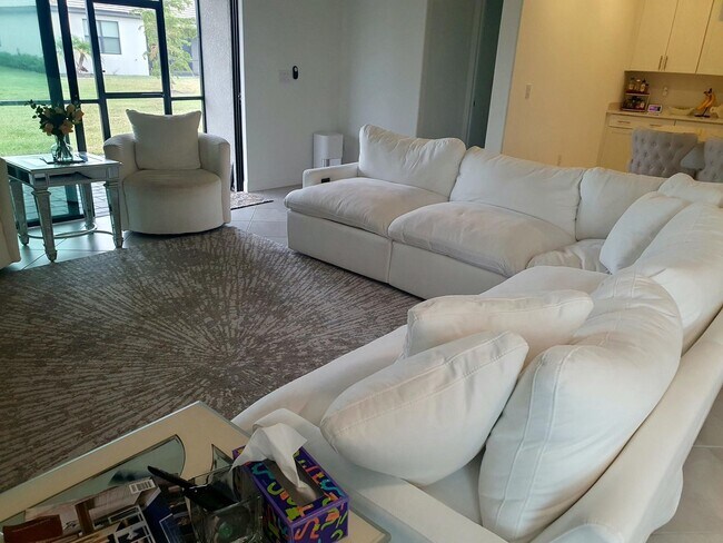 Photo - Serene Shores Loop, Lorraine Lakes