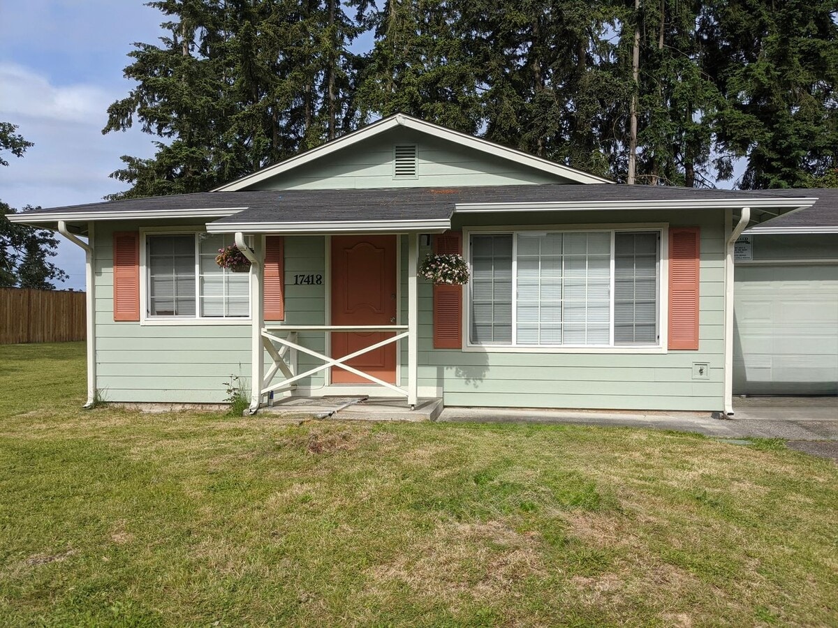 17416-17418 8TH AVE CT E - 17416-17418 8TH AVE CT E Unit 17418