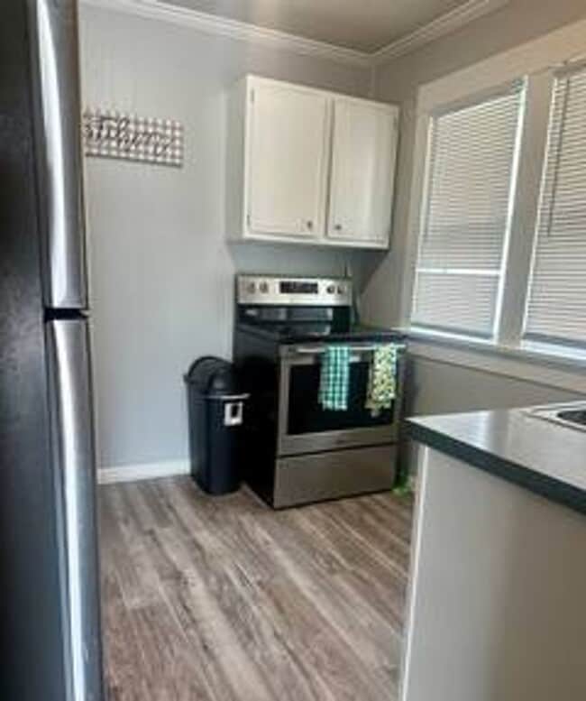 Photo - Spacious 4 Bedroom in Aksarben!