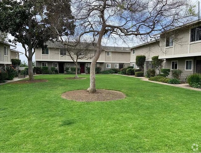 Building Photo - 2112 E Vista Way Rental