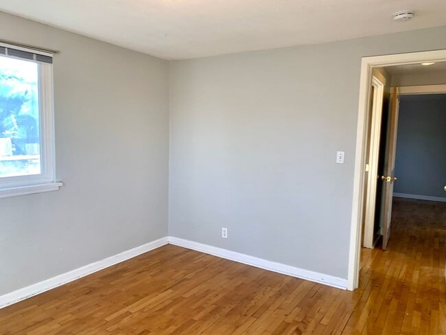 Photo - Beacon Hill 3 bedroom, 2 bath. 1 car garage with large storage loft.