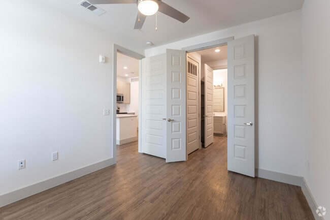 1HAB, 1BA - 603 ft² - The Drake