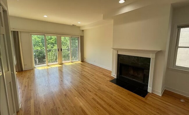 Photo - 1450 W Walton St