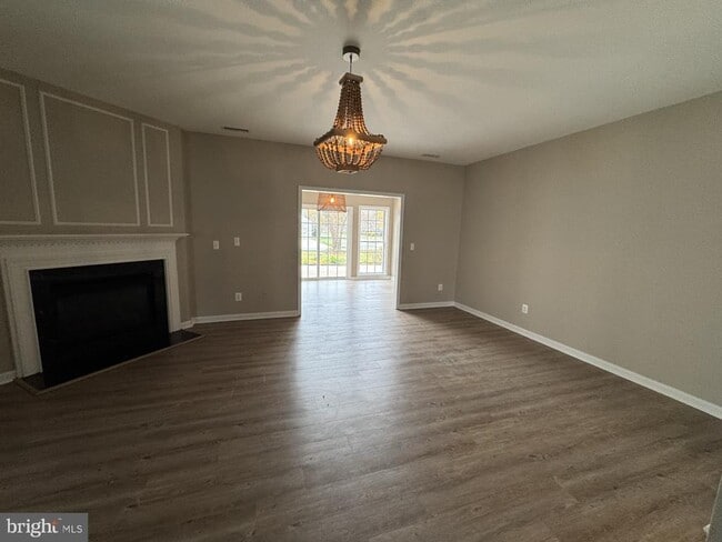 Building Photo - 7482 Jeffreys Way