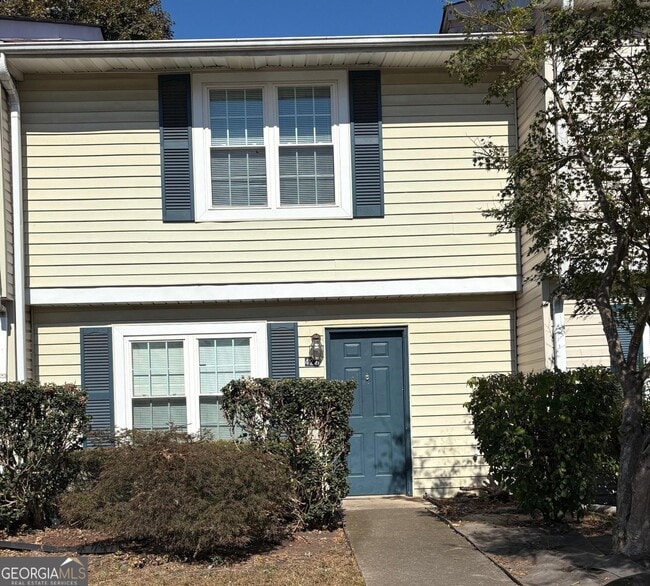 Building Photo - 422 Bainbridge Dr