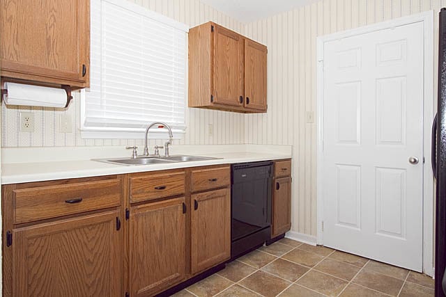 Photo - Coming Soon! Cozy 1 Bed / 1 Bath End Unit ...