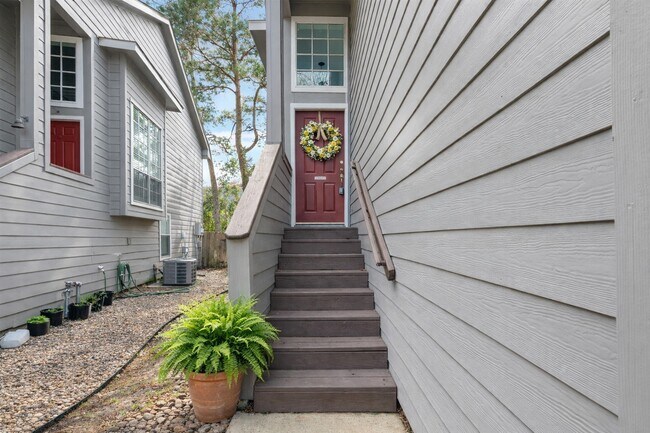 Photo - 211 Blushwood Pl