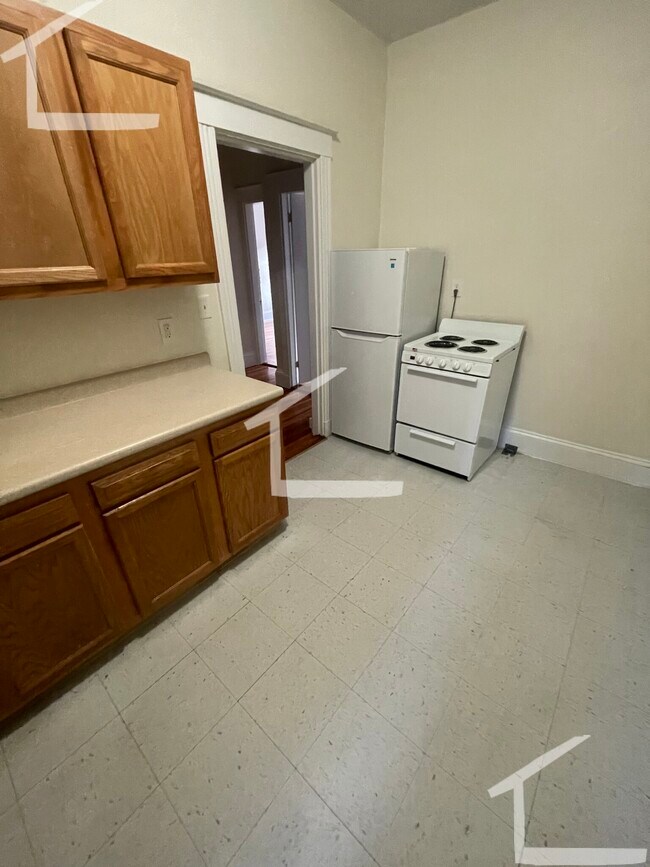 Building Photo - 1375 Commonwealth Ave Rental