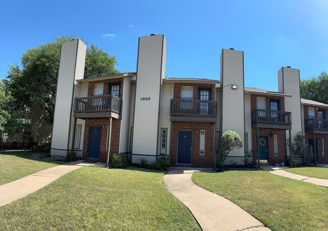 Building Photo - Eastside Townwhome - River Crossing - Down...