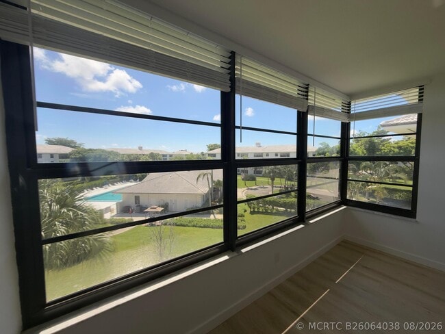 Building Photo - 3710 Whitehall Dr Unit 404