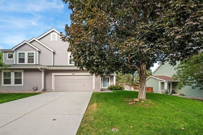Photo - Beautiful 4-Bedroom Home in Lakewood with Finished Basement & Private Backyard