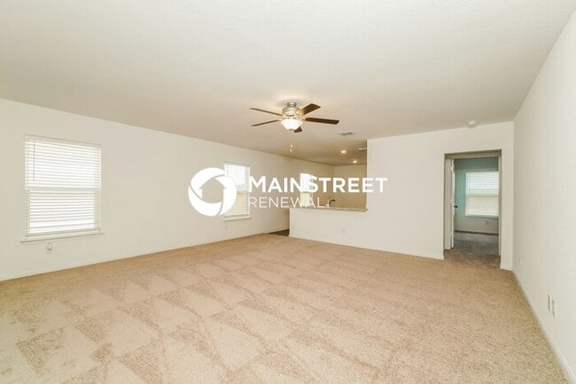 Photo - 3 Bedroom Pet-Friendly Home in New Braunfels, TX with Main Street Renewal