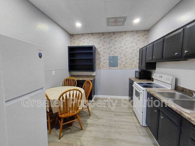 Photo - 416 E Commercial Ave Casa