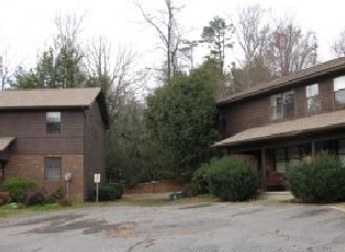 Photo - Whispering Pines Apartments