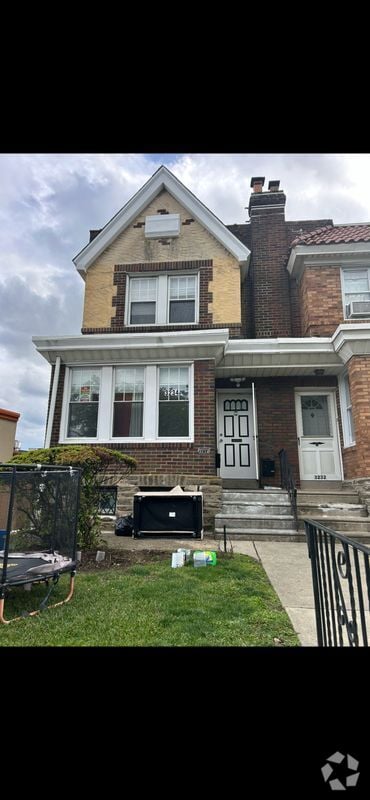 Building Photo - 3234 Fanshawe St Rental
