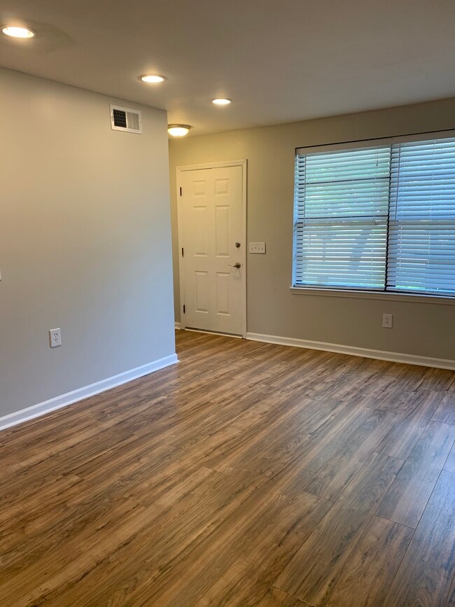 Photo - 329 Deer Lake Dr Unit 329