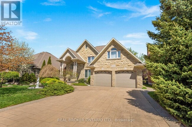Photo - 215 Black Maple Ct