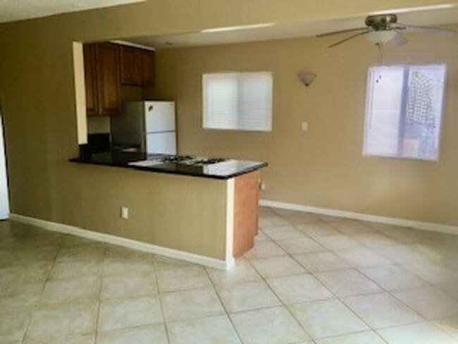 Building Photo - 2341-2343 Grand Ave Unit 2343