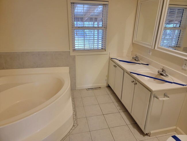 Photo - 3 Bedroom 2 Bathroom House