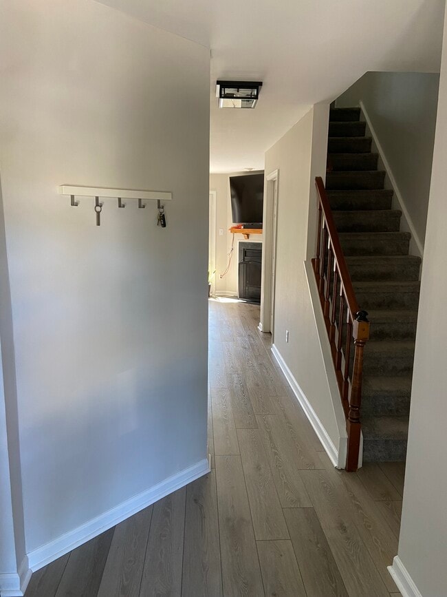 Photo - 502 Meadow Ct