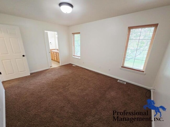 Photo - 5 bedroom in Billings MT 59105