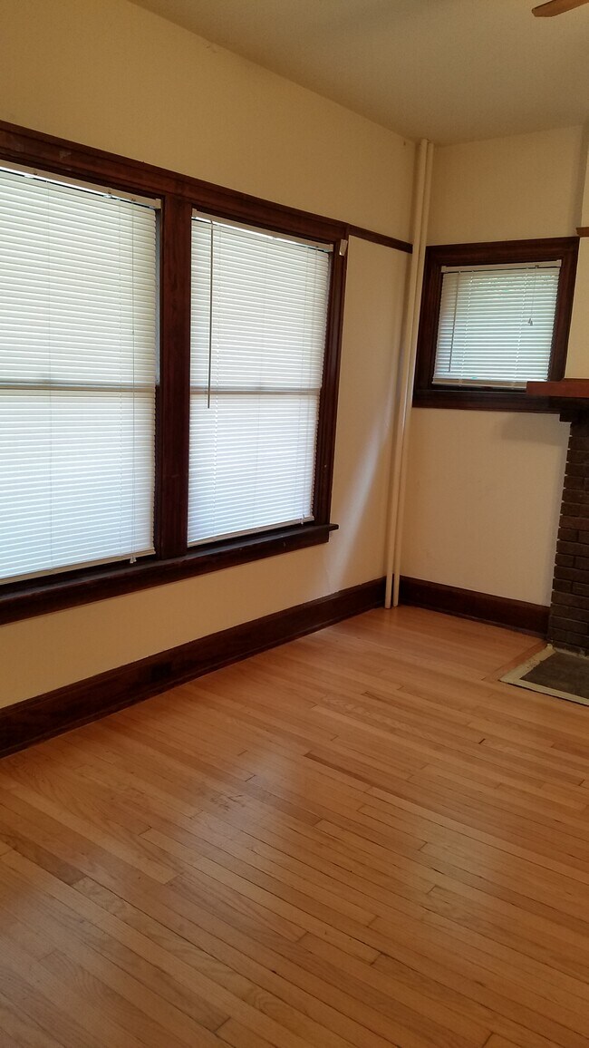 Photo - 1617 Monroe St