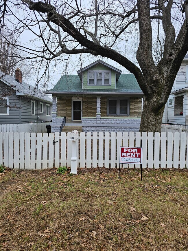 Photo - 507 W Kenwood Dr House
