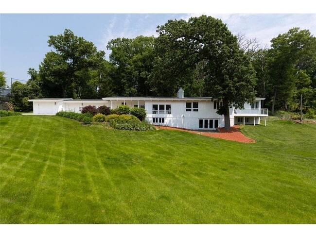 Photo - 1345 Fairlawn Way