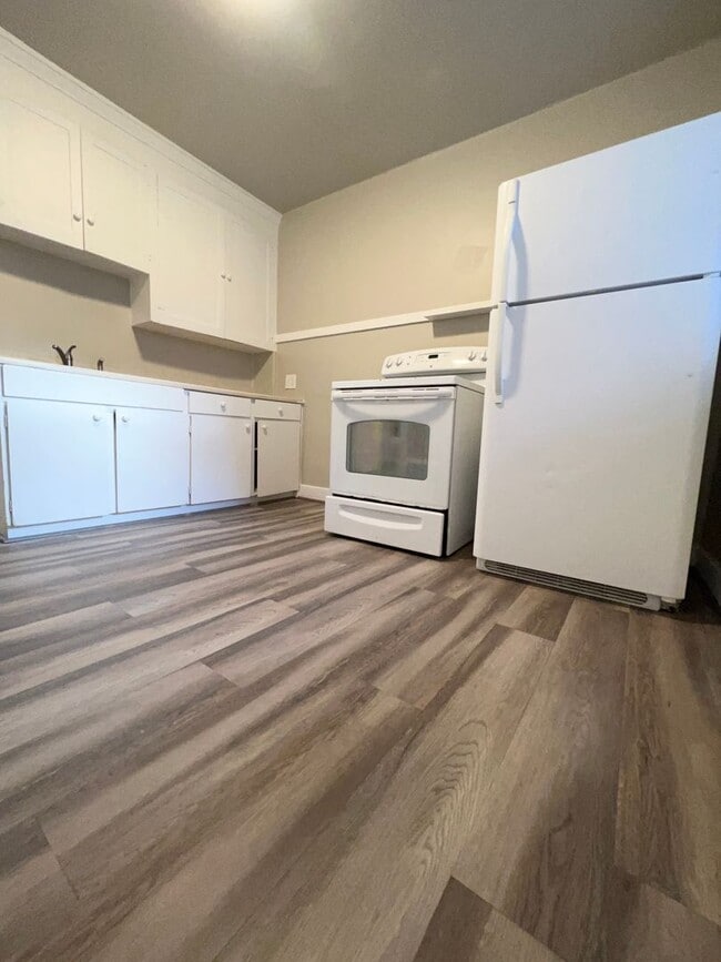 Photo - 183 Kelsey Ave Unit 183 E Kelsey Ave