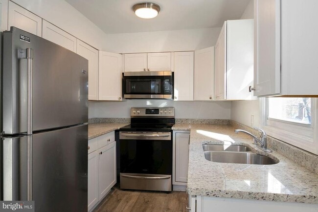 Photo - 1647 Hylton Ave