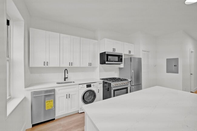 Building Photo - 206 Bloomfield St Unit 9 Rental