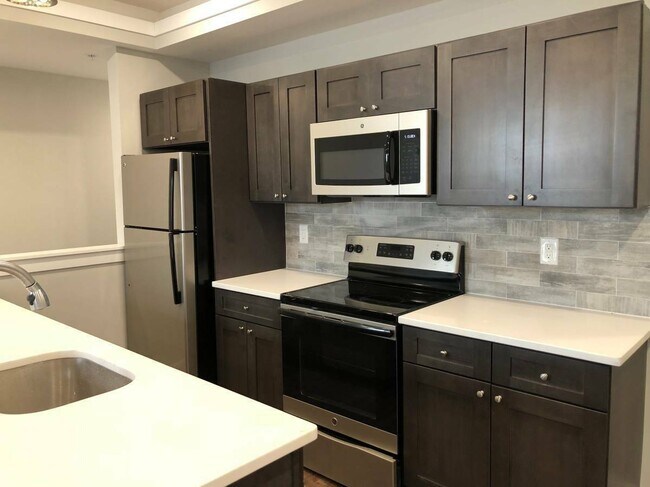 Photo - 1419 N Franklin St Unit 2