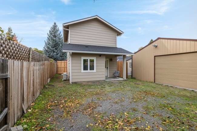 Photo - 878 Clay St
