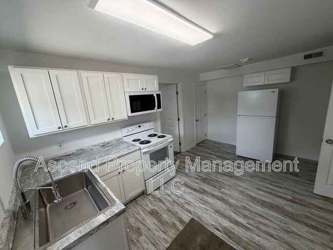 Building Photo - 508 Buckley St