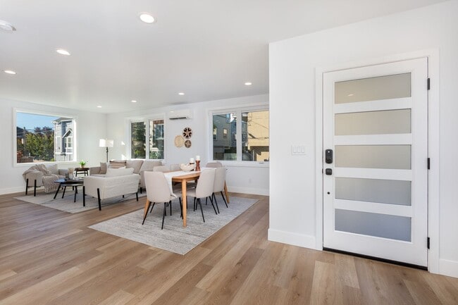 Photo - Ballard Living: Contemporary 5BR, 3.5BA Top-Level Unit!!