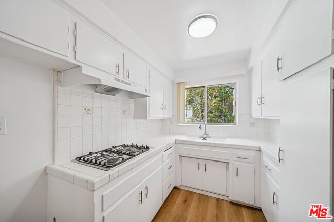 Photo - 842 Westbourne Dr Unidad 8